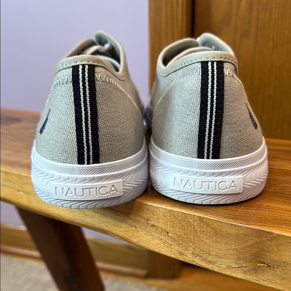 NWOT Men's Nautical Canvas Sneakers size 9 1/2. - Picture 5 of 10